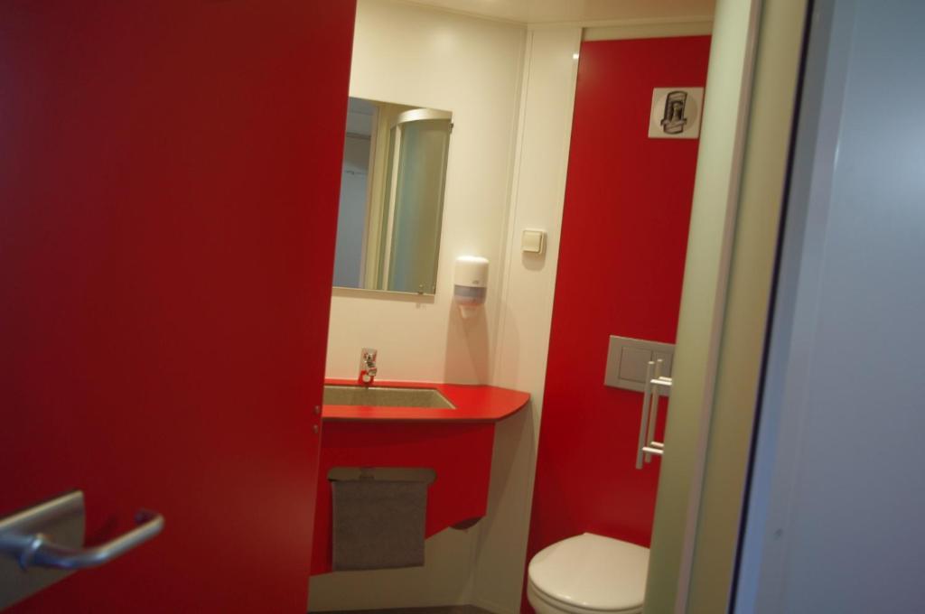 Kyriad Direct Hotel